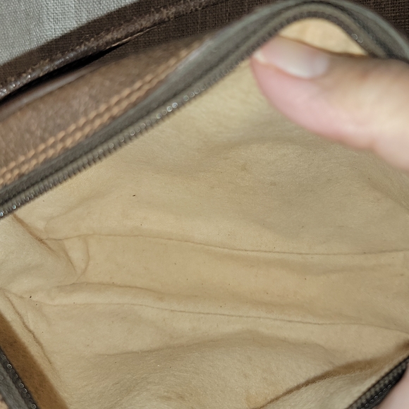 Authentic Gucci vintage sling bag - Picture 9 of 11